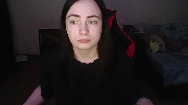 Laralianna online show from February 5, 2026, 5:42 pm