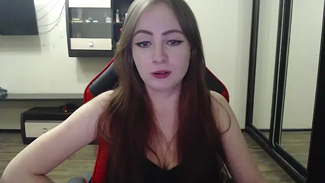 Laralianna online show from February 18, 2025, 6:47 pm