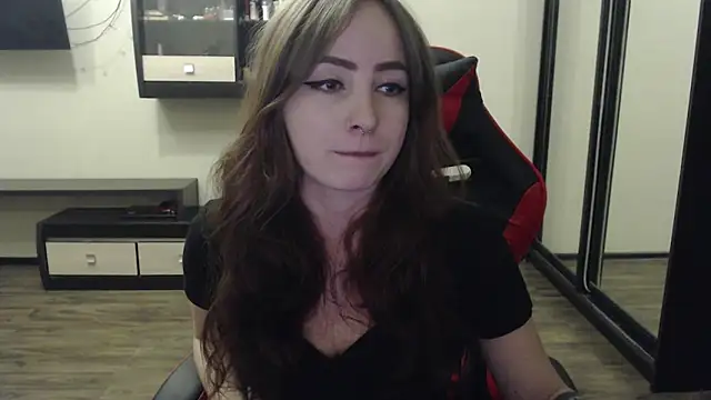 Laralianna online show from February 25, 2025, 4:04 pm