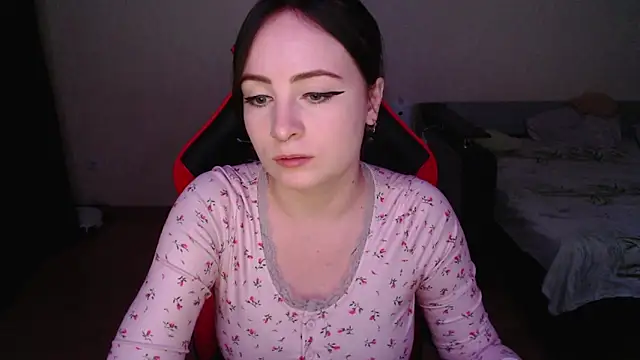 Laralianna online show from November 2, 2025, 4:12 pm