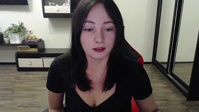 Laralianna online show from October 3, 2025, 11:56 am