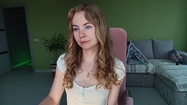 Cuddle Cat online show from June 15, 2026, 5:51 am
