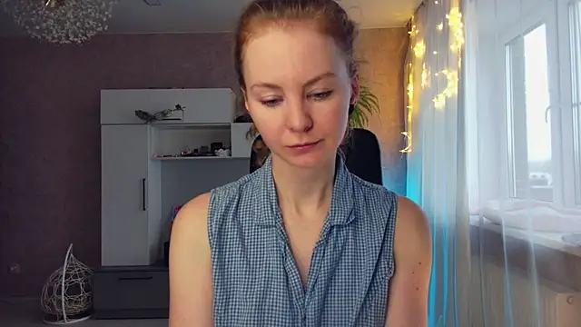 Cuddle Cat online show from February 12, 2025, 5:58 am