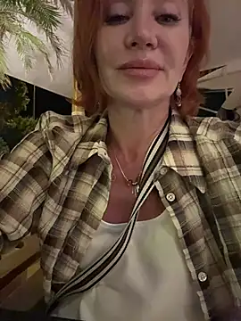Snapshot of Jullia_Moor chatting on June 6, 2026, 8:14 pm Jullia Moor online show from June 6, 2026, 8:14 pm