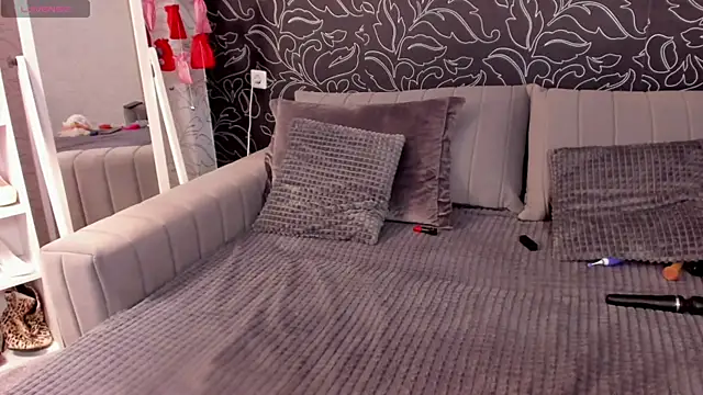 Jullia Moor online show from March 5, 2025, 4:34 am