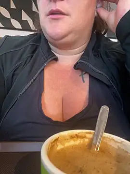 sweeti Em online show from September 30, 2025, 3:07 pm