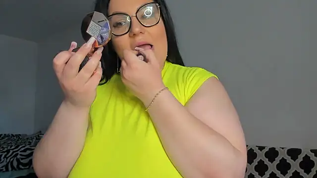 DaisiyWalker online show from March 10, 2025, 6:16 am