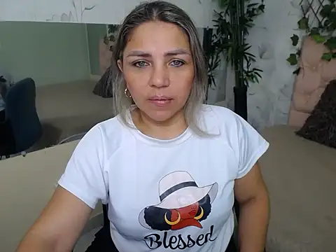 Snapshot of cum_bigass chatting on April 18, 2026, 12:29 pm cum bigass online show from April 18, 2026, 12:29 pm