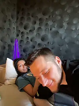 Snapshot of Kiscsillagg chatting on March 21, 2025, 7:55 am Kiscsillagg online show from March 21, 2025, 7:55 am