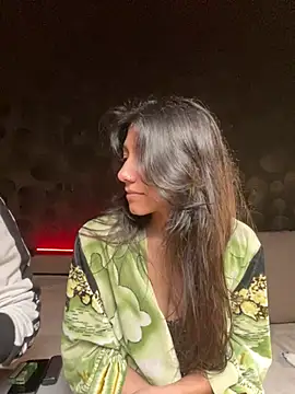 Snapshot of Kiscsillagg chatting on March 4, 2025, 7:43 pm Kiscsillagg online show from March 4, 2025, 7:43 pm