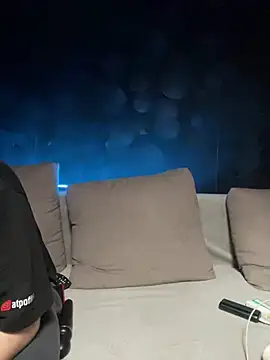 Snapshot of Kiscsillagg chatting on March 20, 2025, 5:25 pm Kiscsillagg online show from March 20, 2025, 5:25 pm