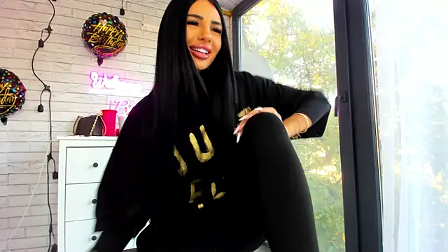 Snapshot of Britney_Charm_ chatting on October 17, 2025, 6:06 am Britney Charm online show from October 17, 2025, 6:06 am