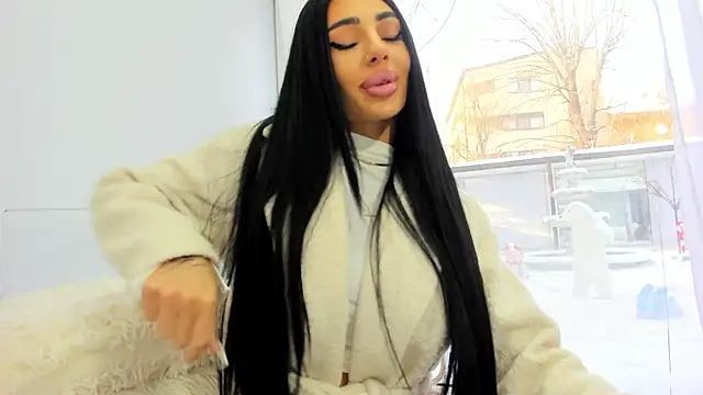 Snapshot of Britney_Charm_ chatting on January 15, 2026, 8:07 am Britney Charm online show from January 15, 2026, 8:07 am