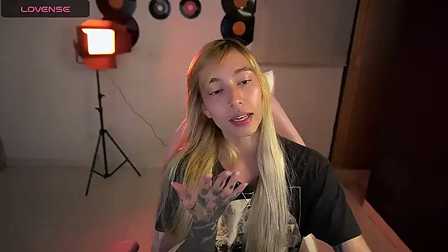 Saucy Jenn online show from March 29, 2026, 2:57 am