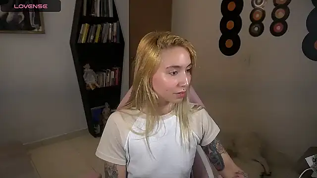 Saucy Jenn online show from September 21, 2025, 3:00 am