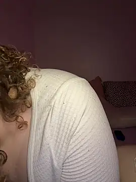 Snapshot of EmmieRae chatting on March 17, 2025, 2:19 am EmmieRae online show from March 17, 2025, 2:19 am