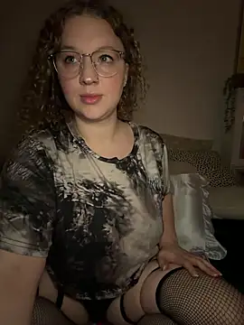 Snapshot of EmmieRae chatting on November 1, 2025, 5:03 am EmmieRae online show from November 1, 2025, 5:03 am