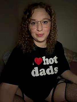 Snapshot of EmmieRae chatting on October 1, 2025, 2:06 am EmmieRae online show from October 1, 2025, 2:06 am