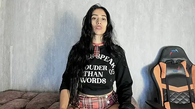 Valentinne z online show from March 18, 2025, 12:50 pm