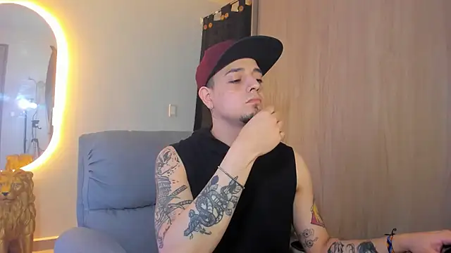 alejandro calderon1 online show from February 16, 2025, 4:42 am