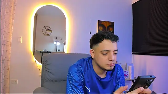 alejandro calderon1 online show from March 1, 2026, 4:01 am