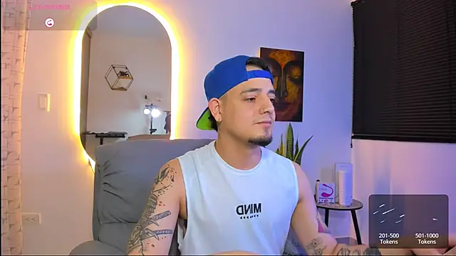 alejandro calderon1 online show from February 11, 2026, 3:50 am