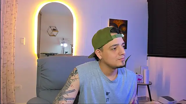 alejandro calderon1 online show from February 26, 2026, 6:02 am