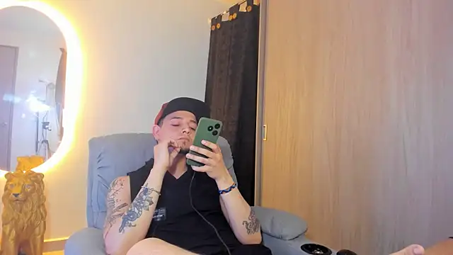 alejandro calderon1 online show from February 16, 2025, 7:48 am