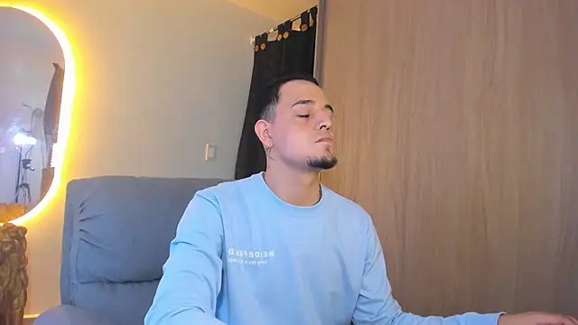 alejandro calderon1 online show from February 8, 2025, 4:25 am