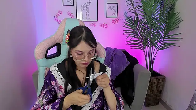 Kyomi chang online show from March 18, 2025, 4:17 pm