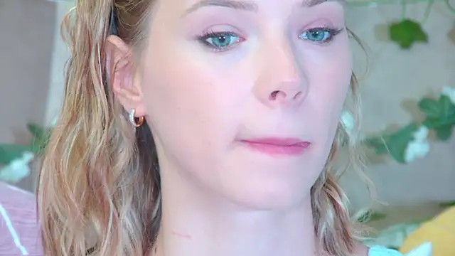 GentleRossi online show from April 7, 2026, 3:14 pm