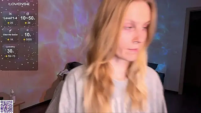 Chanel Gill online show from September 18, 2025, 6:55 pm