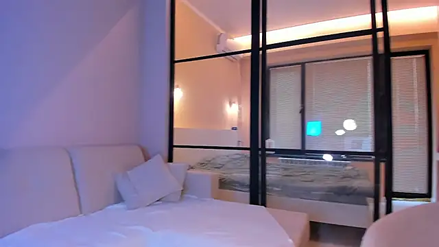 Lunaonekiss online show from February 27, 2025, 11:17 am