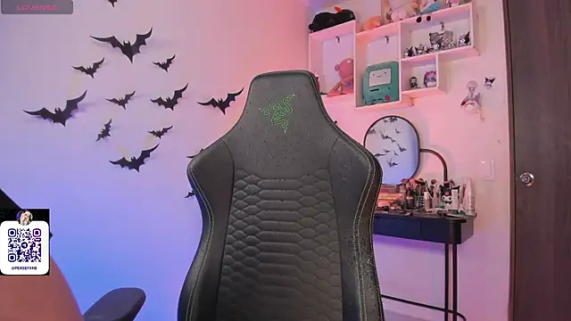 damnliciousss online show from October 22, 2025, 11:58 pm