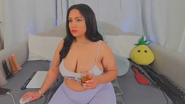 MeghanXO online show from March 1, 2026, 12:43 am