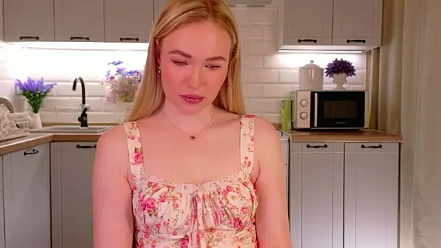 Veronika Mitchel online show from November 17, 2025, 3:16 pm