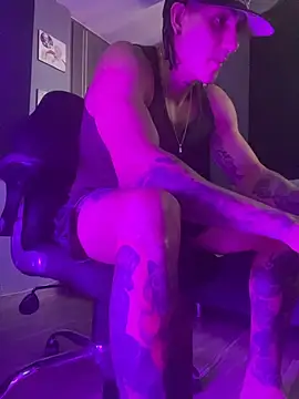 Snapshot of xxxtreme_master7 chatting on March 2, 2026, 8:05 pm xxxtreme master7 online show from March 2, 2026, 8:05 pm