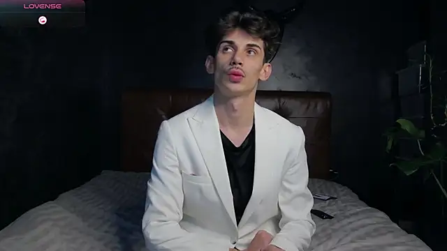 DanielCrush1 online show from November 14, 2025, 1:15 pm