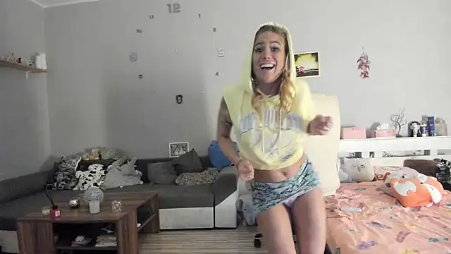 Orchideaxx online show from October 3, 2025, 9:05 pm