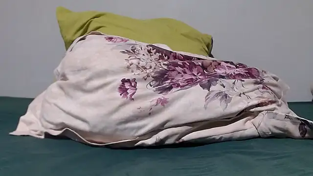 Queenofthenightx online show from September 12, 2025, 4:29 pm