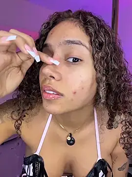 Snapshot of stormyy_ chatting on December 16, 2025, 11:53 pm stormyy online show from December 16, 2025, 11:53 pm