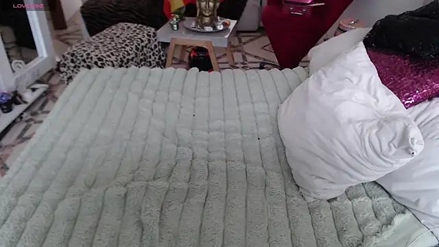 Myrnasexxx online show from April 18, 2026, 9:04 pm