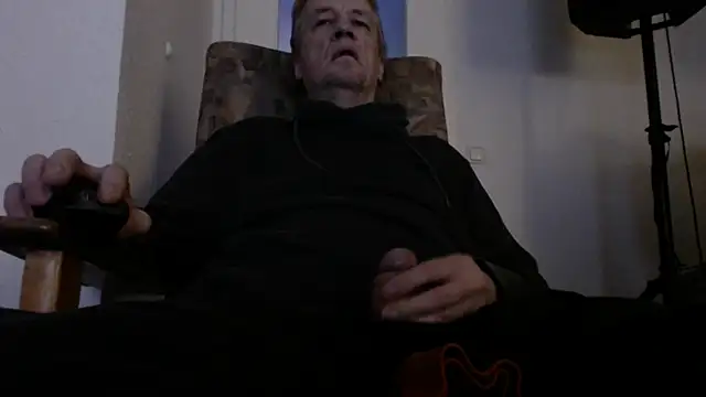 Cordt27 online show from December 16, 2025, 5:28 pm