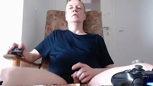 Snapshot of Cordt27 chatting on May 3, 2026, 3:37 pm Cordt27 online show from May 3, 2026, 3:37 pm