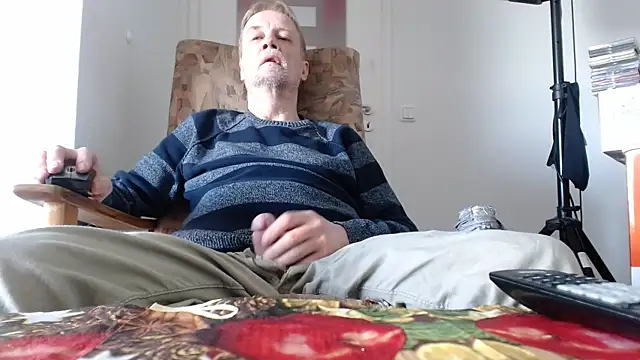 Snapshot of Cordt27 chatting on May 1, 2026, 4:56 pm Cordt27 online show from May 1, 2026, 4:56 pm