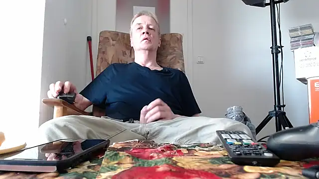 Snapshot of Cordt27 chatting on May 24, 2026, 5:57 pm Cordt27 online show from May 24, 2026, 5:57 pm