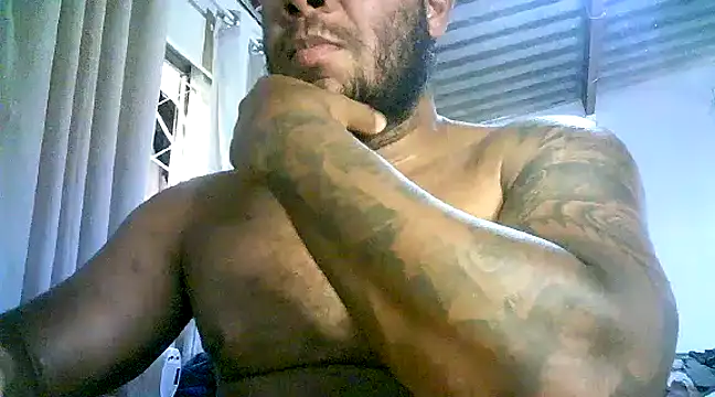 Snapshot of Pica1000fla chatting on January 24, 2025, 4:39 pm Pica1000fla online show from January 24, 2025, 4:39 pm