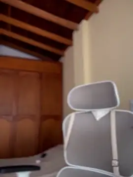 GabriSaenz online show from November 25, 2025, 2:06 pm