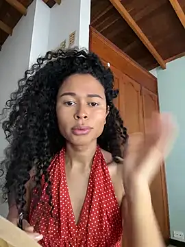 GabriSaenz online show from March 18, 2025, 1:23 pm