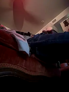 htk1975 online show from December 15, 2025, 10:48 pm